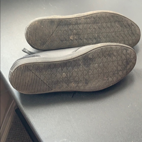 Sneakers - Picture 4 of 4